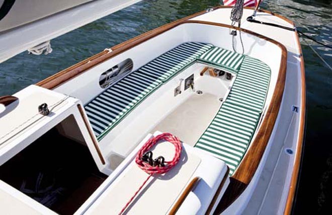 Morris 29 Day Sailer cockpit  ©  SW